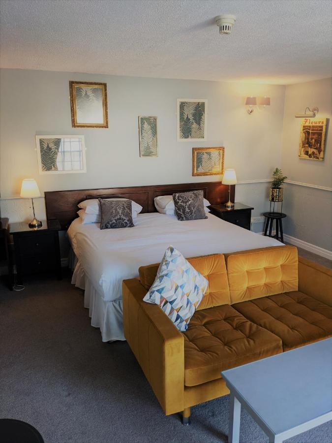 Manor Court Hotel Carnaby Kültér fotó