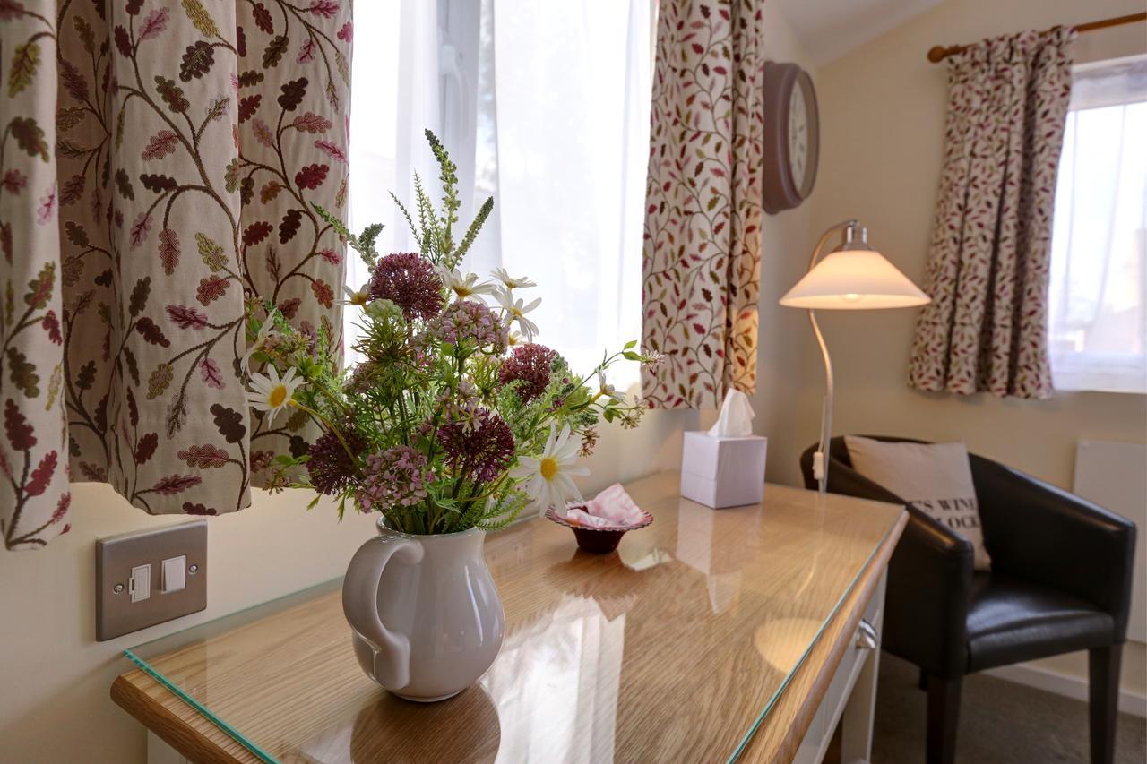 Manor Court Hotel Carnaby Kültér fotó