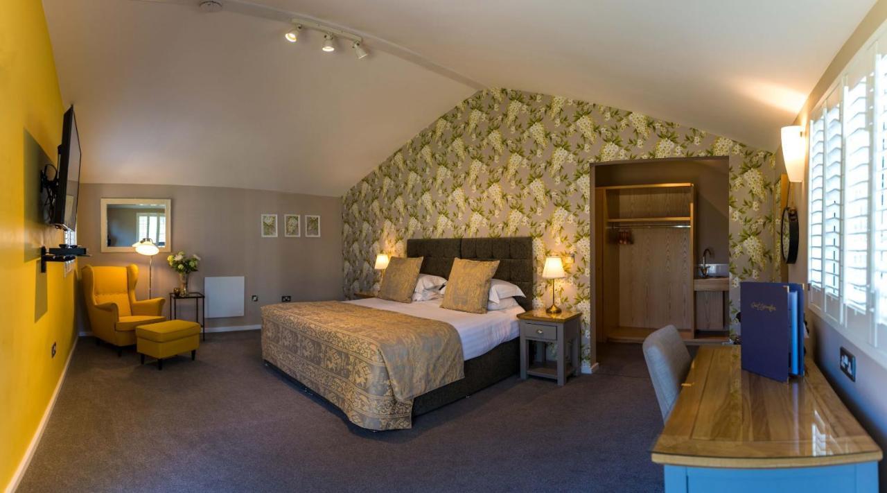 Manor Court Hotel Carnaby Kültér fotó