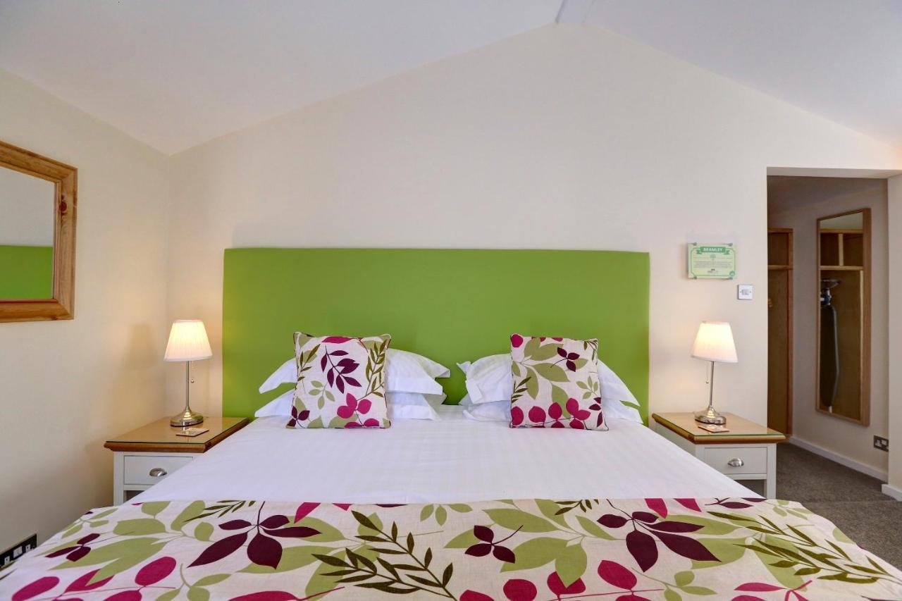Manor Court Hotel Carnaby Kültér fotó